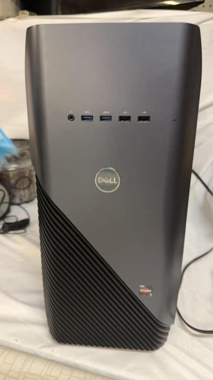 Dell Inspiron 5676 Gaming PC w/ Radeon Graphic