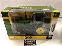 1/16 Ertl John Deere 4240