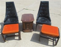 (5) Piece furniture set that includes side chairs,