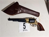 44 Cal. Fllipietta Black Powder Gun W/Leather