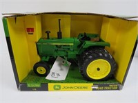 ETRL John Deere 4040 Toy Tractor  new in box
