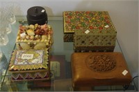 Six vintage assorted lidded trinket boxes
