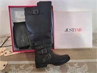 Ladies new Justfab Bronwen boots size US 5.5