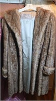 Clearfield Furs Fur Coat-Size Unknown (excellent