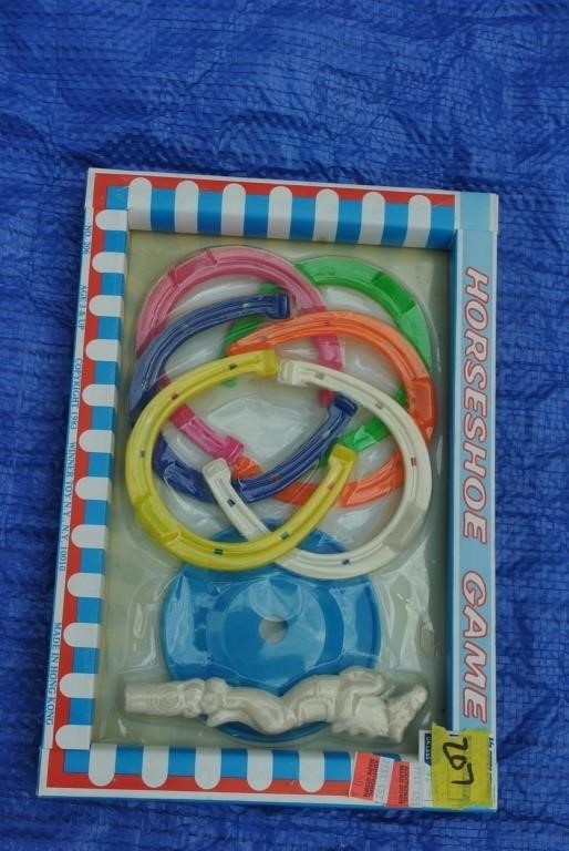 Plastic horseshoe game new in package