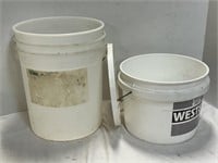 3 Pails Only One Has A Lid