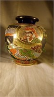 Amazing hand-painted Japanese Satsuma Moriagee vas