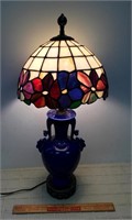BEAUTIFUL TIFFANY STYLE PORCELAIN LAMP