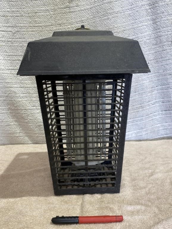 Hanging Flowtron Outdoor Bug Zapper