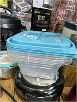 RE USEABLE CONTAINERS