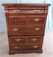 5 DRAWER WOOD AND LAMINATE CHEST/DRESSER
