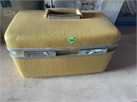 vintage mini trunk and contents