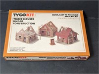 1975, HO Train NIB Sealed Tyco Kit, Three Houses