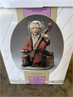 THE CELLIST STATUE