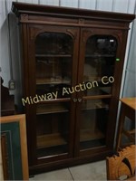 ANTIQUE FLASS FRONT CHINA CABINET