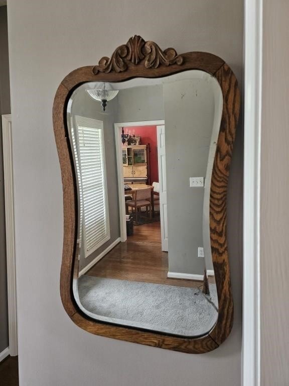 French Style Curved Wall Mirror 
20.5×33.5×1"
