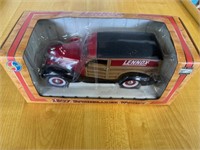 Lennox 1937 Studebaker "Woody" 1:24 Replica