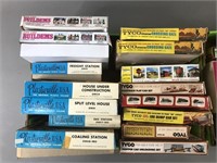 Mixed HO Train Buildings & Acc in Box