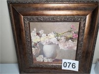 FRAMED PICTURE WHITE FLOWERS