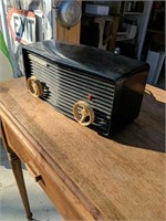Vintage Motorola Bakelite model 57 R Radio