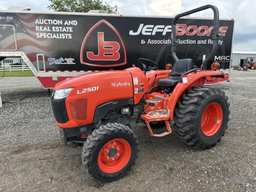 Kubota L2501 Tractor