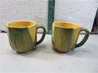 2 Vintage Sahwnee Corn Pottery Mugs 3&1/2"