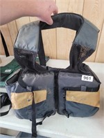 LIFE JACKET SIZE ADULT L/XL