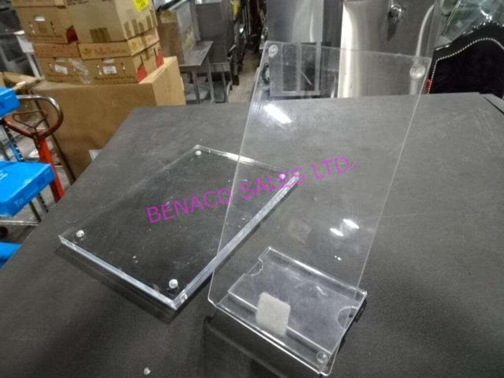 LOT, 35PCS PLASTIC TABLE SIGN HOLDERS