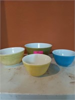 Set of four Pyrex mixing bowls