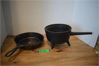 Cast Iron Lodge Skillet & Cast Iron Smelting Pot