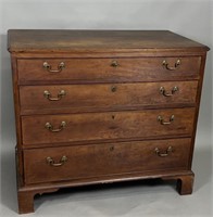 Chest of drawers ca. 1800; in cherry with a