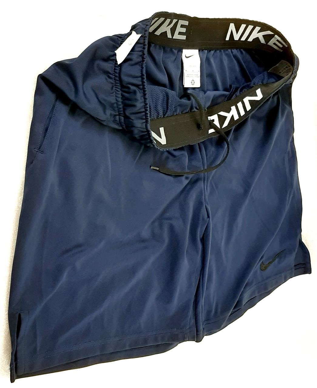 Paire de shorts NIKE taille M/M, neuf