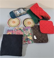 Oven mitts and pan coasters