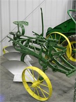 JOHN DEERE TRIPPLE GANG 3 BOTTOM PLOW ON STEEL