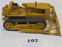 Cat D9 Dozer, Spot On Models, 1/42