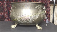 Large brass pot with claw feet and handles 16x10