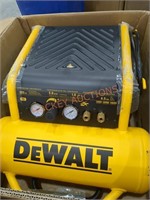 DeWalt 4.5 Gallon Electric  Portable Compressor