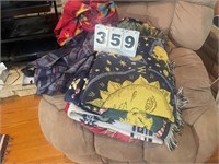 Throw Blankets Lot