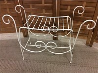 Wire plant stand / ottoman