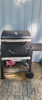 Expert grill charcoal with cover. In great