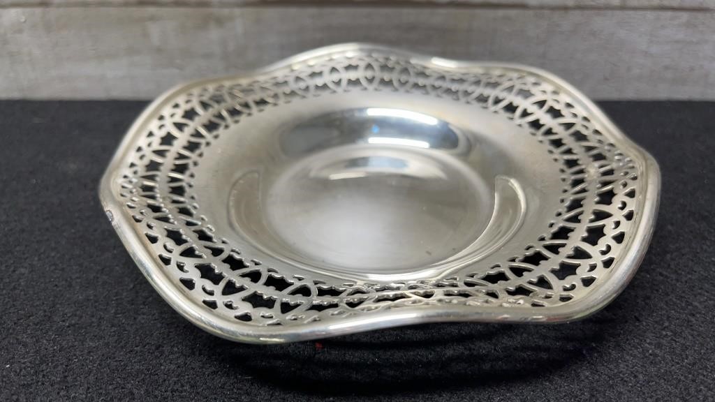 Vintage Ornate Warwick Silver Plate Dish 6"