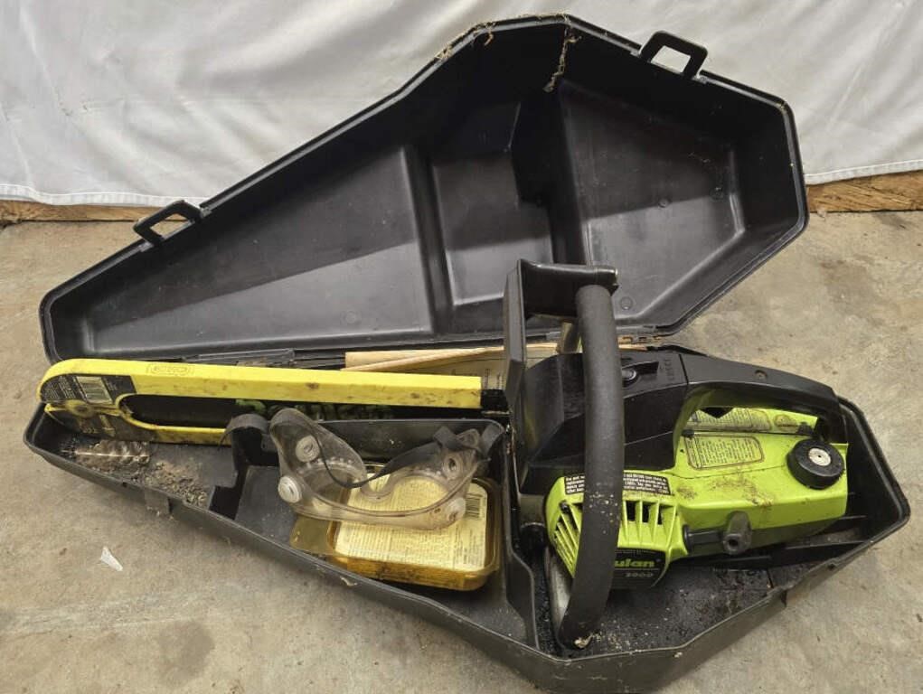 Poulan 2000 Chainsaw with case and spare chain