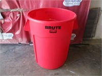 New RED Brute Trash Can