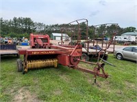 New Holland 310 Small Square baler