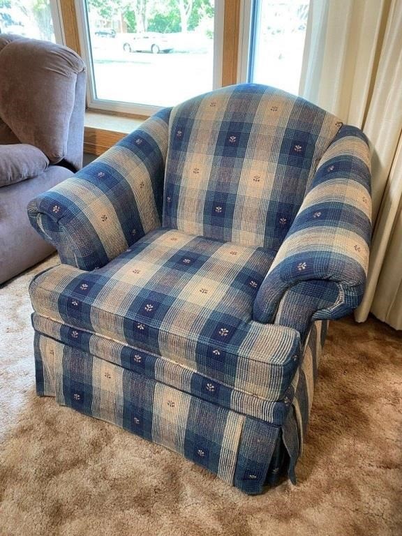 upholstered chair- no smoke/ pets