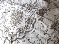 VINTAGE EMBROIDERED LARGE TABLECLOTH 52X92in