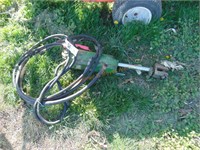 JOHN DEERE GREEN HYDRAULIC CYLINDER