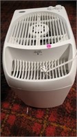 Air Care Meduim Home-size humidifier. New filter i