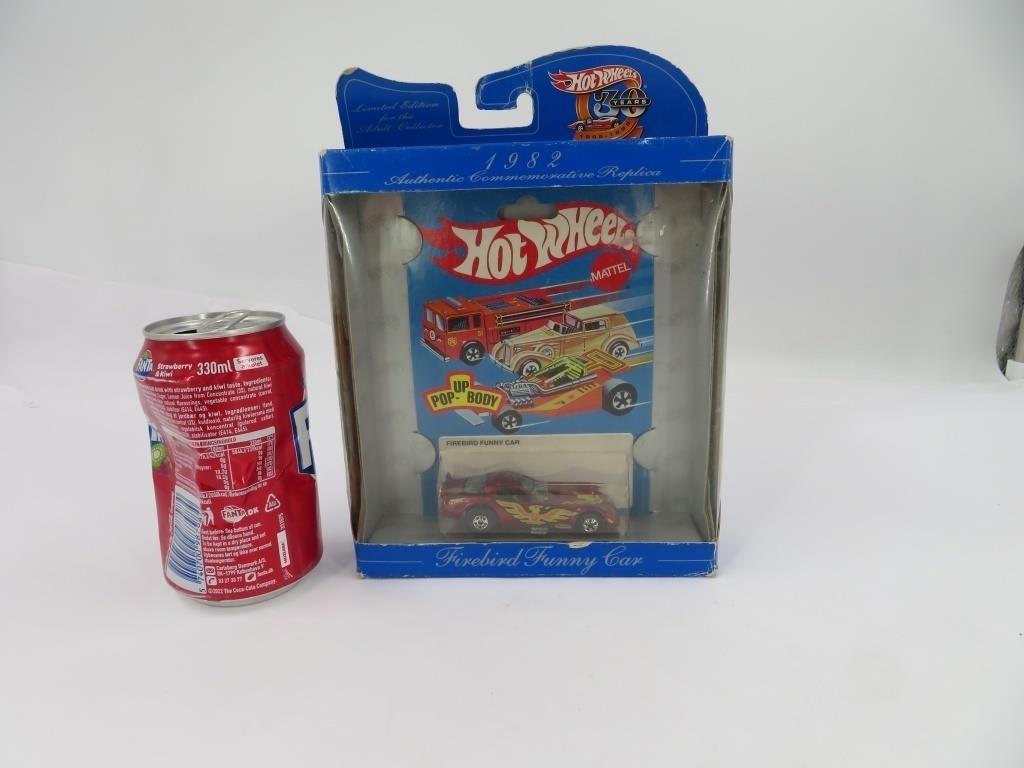 Hot Wheels Pop-Up Body Firebird Funny Car 1997