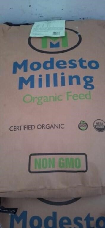 40lb bag of organic horse plus #676 horse feed